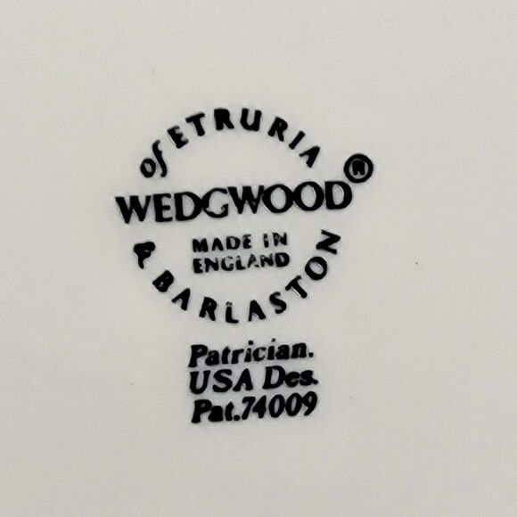 Wedgwood Patrician Embossed Cream 10.5" Dinner Plates Set of 2 - Picture 13 of 13
